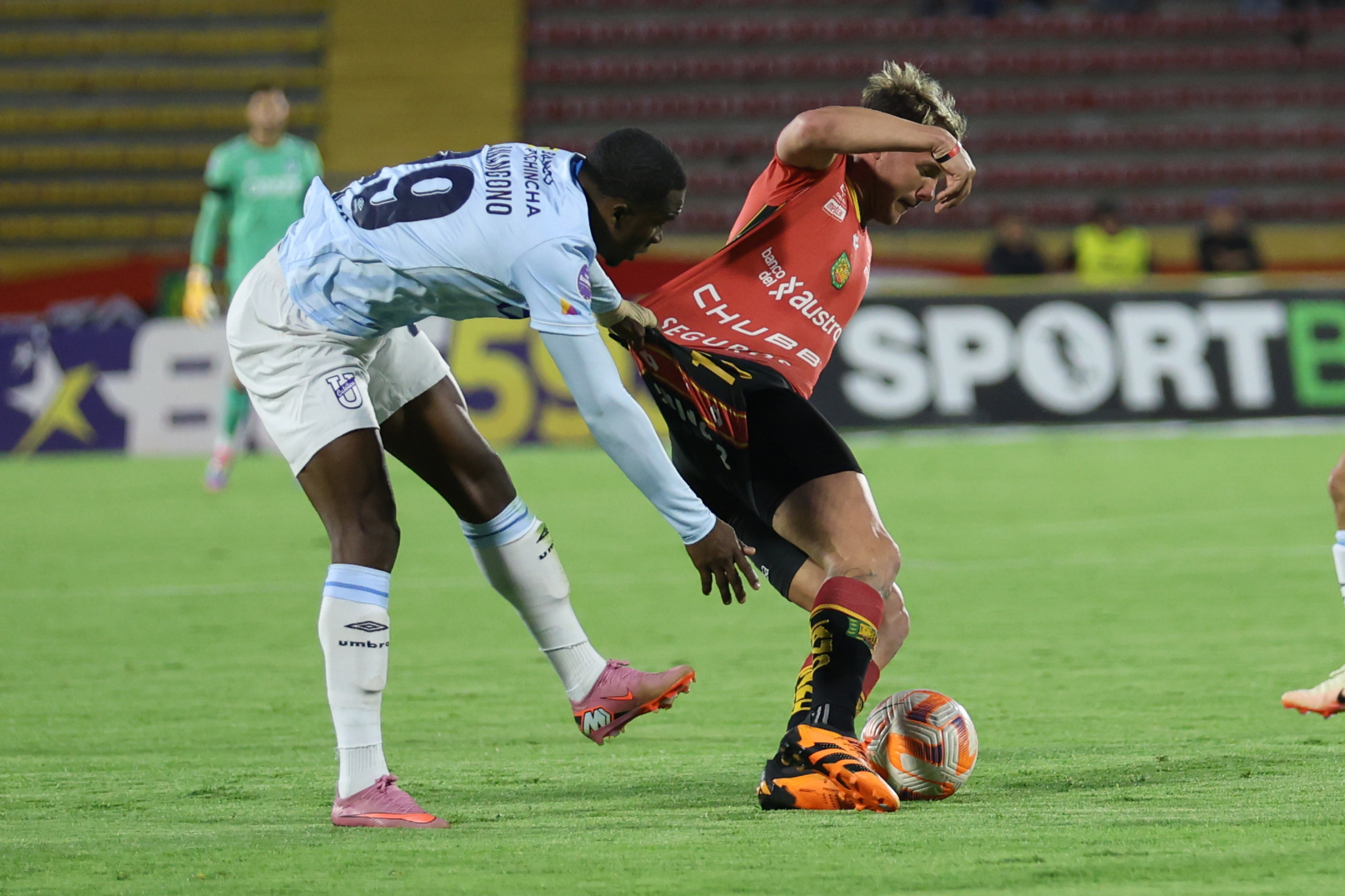 Orense cierra el año con agónico 3-2 sobre Libertad